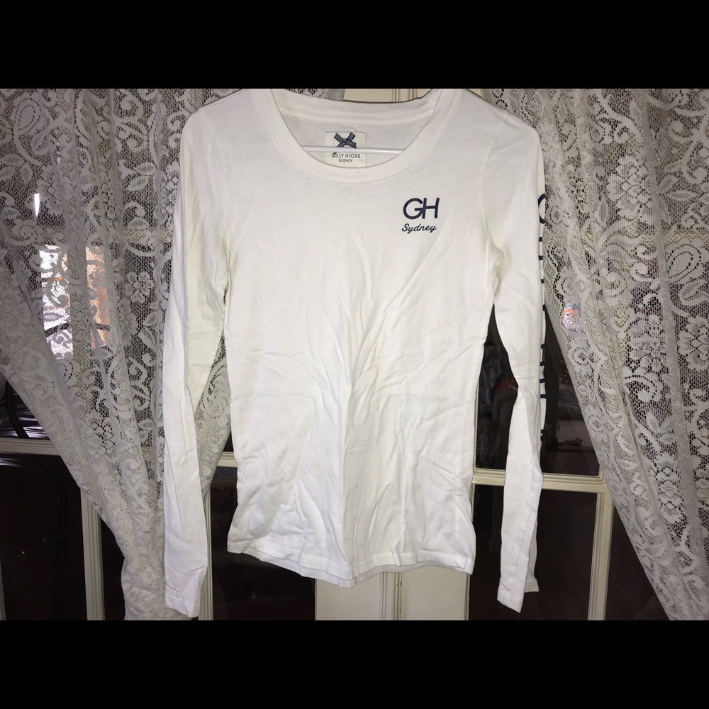 Gilly Hicks white long sleeve w navy writing (S)